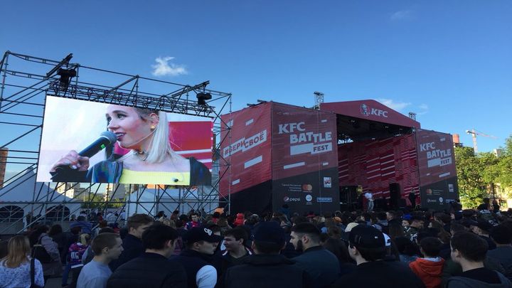 Сценический комплекс MPT с силовыми стенками на фестивале KFC Футбатл 2018