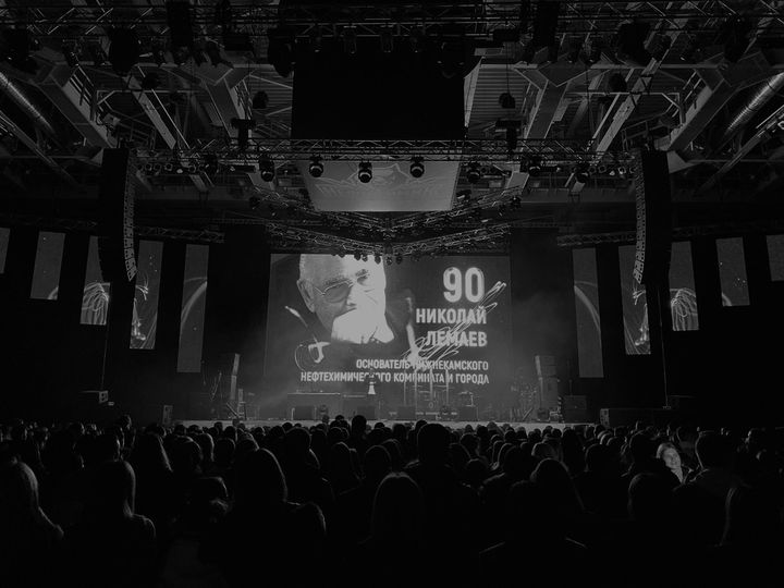 Аренда линейного массива L Acoustics KUDO, Сабвуферов L-Acoustics SB-28 и напольной мониторной системы L-Acoustics 115XT HiQ на фирменном усилении L-Acoustics LA8 Аренда линейного массива L Acoustics KUDO, Сабвуферов L-Acoustics SB-28 и напольной мониторной системы L-Acoustics 115XT HiQ на фирменном усилении L-Acoustics LA8